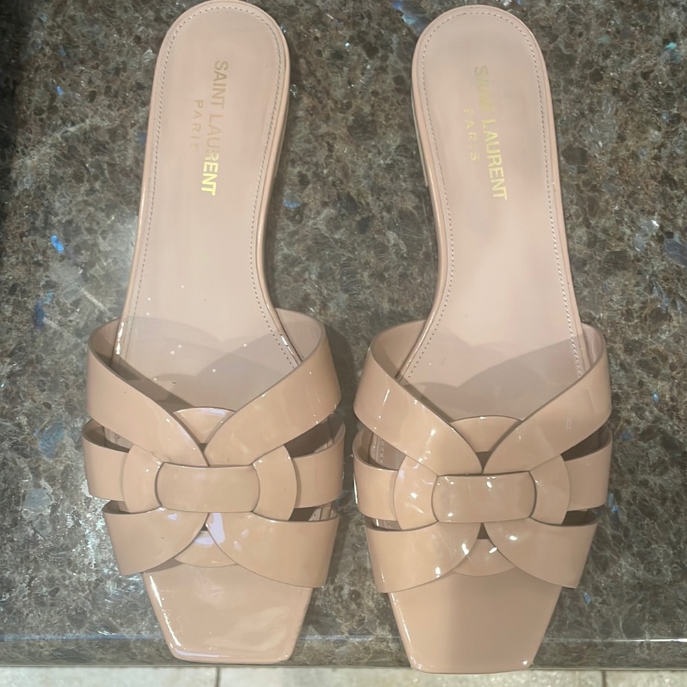 Yves Saint Laurent tribute sandal in nude patent leather